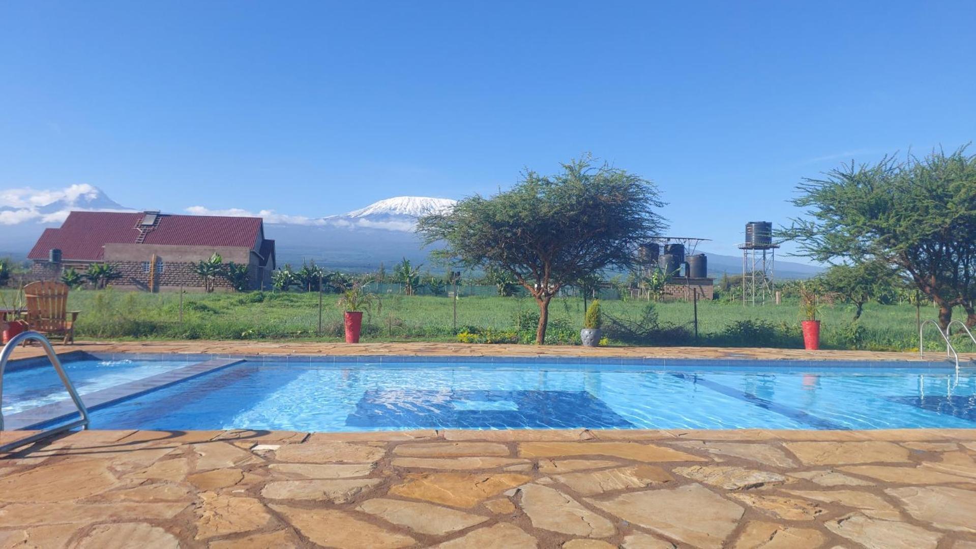 Amboseli Glass House Oloitokitok Extérieur photo